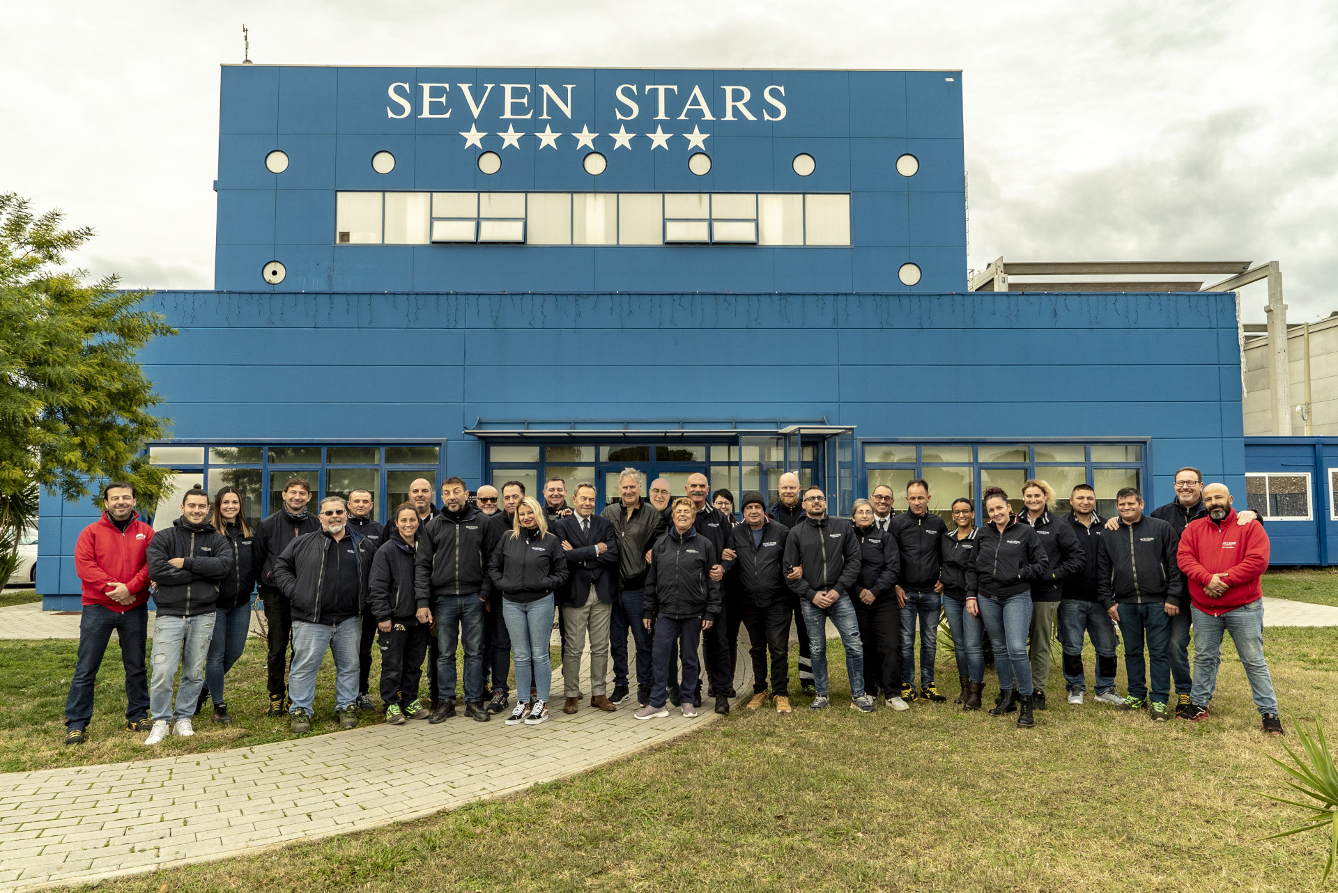 il team seven stars marina and shipyard